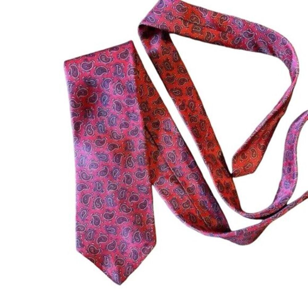 EGON VON FURSTENBERG RED PAISLEY HANDSOME DEBONAIR SKINNY NECK TIE